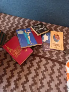 Книги. Разные 2 коробки.