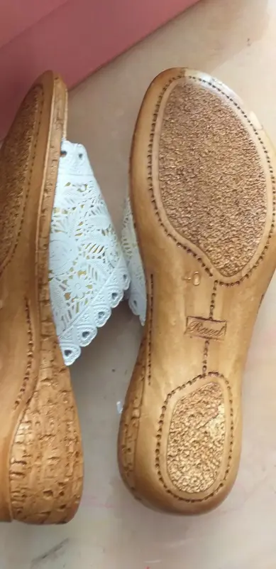 Женская обувь БУ и новая - Шлёпки белые,новые на р39 (25.5см), кожа - Шарковщина - Фото 3 Шлёпки белые,новые на р39 (25.5см), кожа - Шарковщина - 237446 - Доска объявлений Kupika.by - Фото 3
