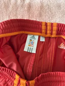 Юбки Adidas, 2 шт, красная и голубая