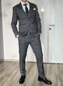 Костюм мужской, галстук,рубашка