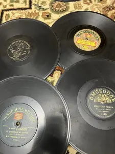 Пластинки патефонные . Царская Россия