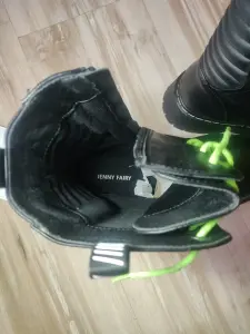 Женские ботинки