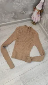 В рубчик леггинсы и гольф