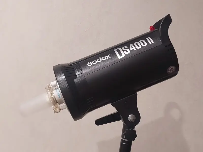 Студийная вспышка Godox DS400 II
