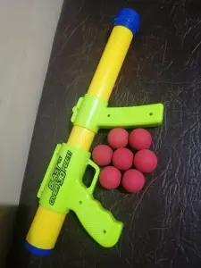 Игровой пистолет (автомат)