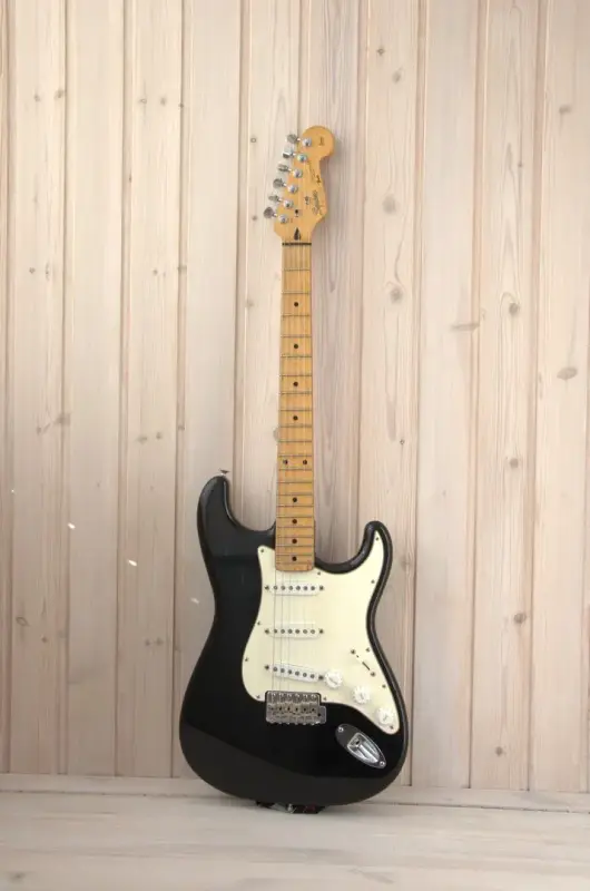 Прокачанная электрогитара Fender Squier MIJ