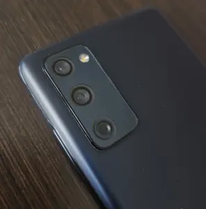 Телефон Samsung galaxy s20 fe