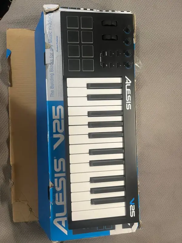 Музыкальные инструменты - Midi клавиатура Alesis v25 - Вся Беларусь Midi клавиатура Alesis v25 - Вся Беларусь - 238473 - Доска объявлений Kupika.by
