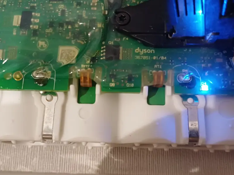 Аккумулятор Dyson SV17 SV22 SV28 после ремонта сделана прошивка
