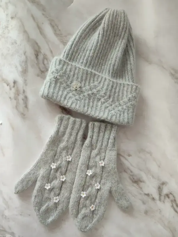 Женские аксессуары - Комплект шапочки и варежек серого цвета - Вся Беларусь - Фото 4 Комплект шапочки и варежек серого цвета - Вся Беларусь - 237240 - Доска объявлений Kupika.by - Фото 4