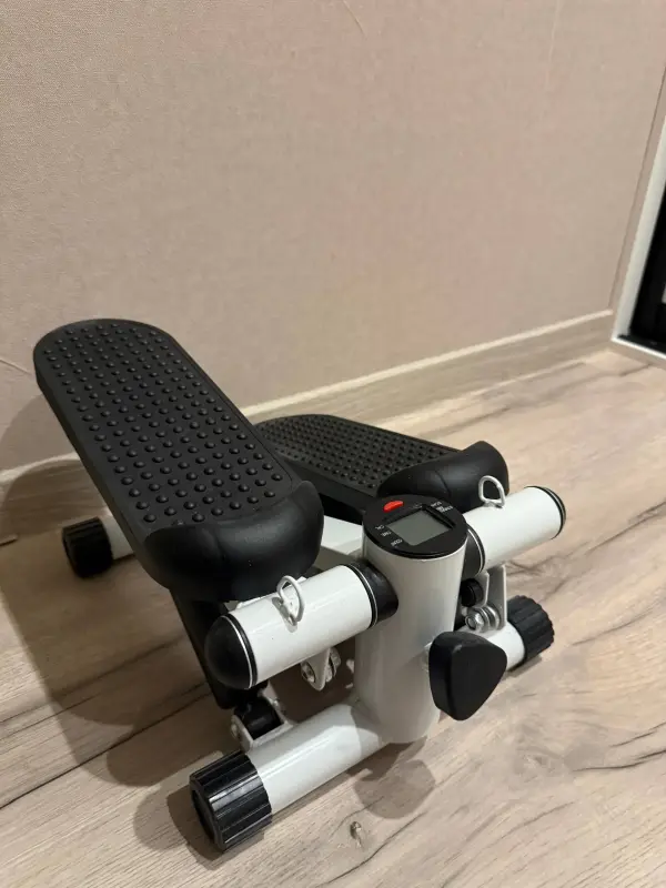 Тренажер степпер с эспандерами