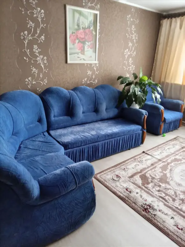 Диван угловой и кресло