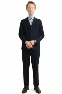 Классический тёмно-синий деловой костюм-двойка приталенного кроя "Junior classic"