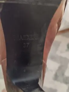 Кожаные сапоги