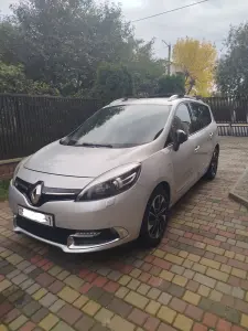 Машина Renault Grand Scenic 3 2014