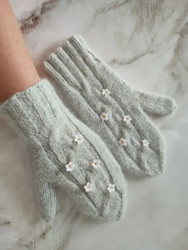 Светло-серые варежки с лилиями - Вся Беларусь - 237246 - Доска объявлений Kupika.by - Фото 2