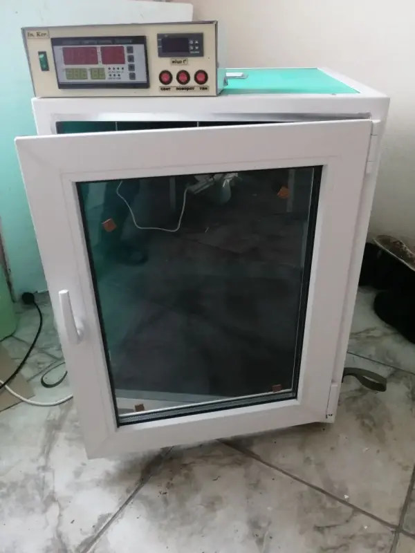 Инкубатор Коробкова на 300 яиц