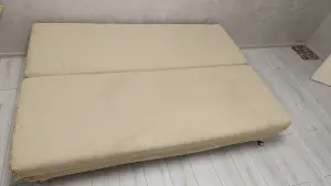 Диван-книга, тахта