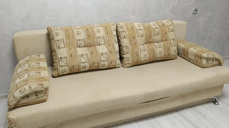 Диван-книга, тахта