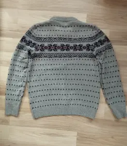 Джемпер р-р 48 (М)