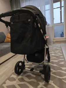 Продам детскую прогулочную коляску.