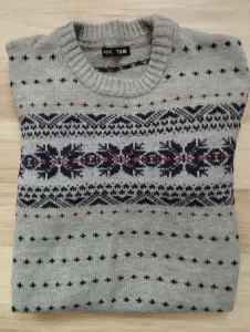 Джемпер р-р 48 (М)