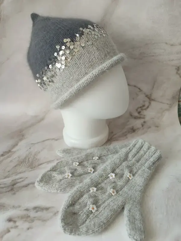 Женские аксессуары - Темно- серый комплект шапка и варежки - Вся Беларусь - Фото 2 Темно- серый комплект шапка и варежки - Вся Беларусь - 237235 - Доска объявлений Kupika.by - Фото 2