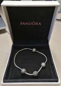 Браслет Pandora + 3 шарма. Оригинал