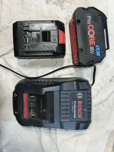 Электроинструмент Bosch.