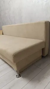 Диван-книга, тахта