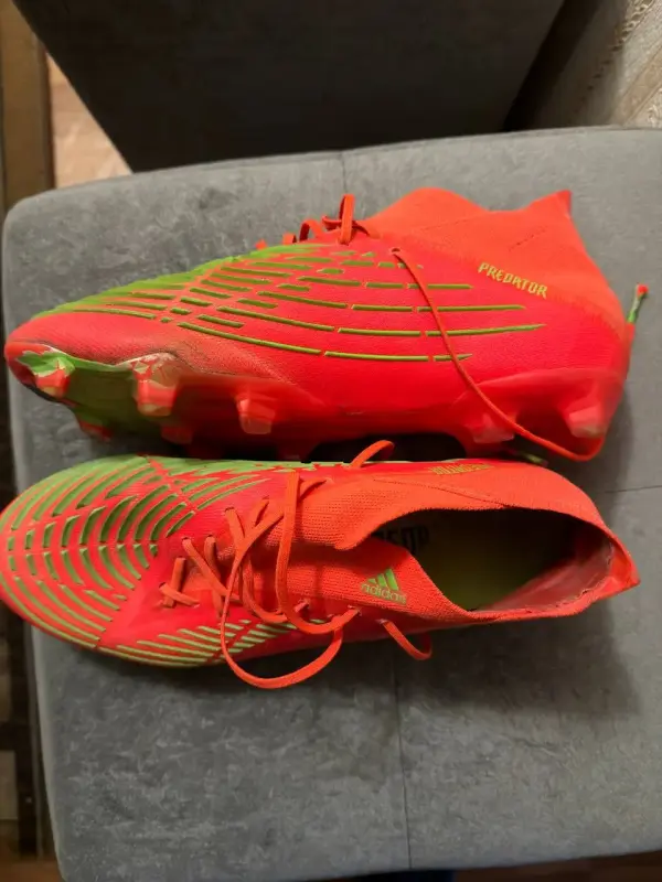 Продам бутсы Adidas Predator