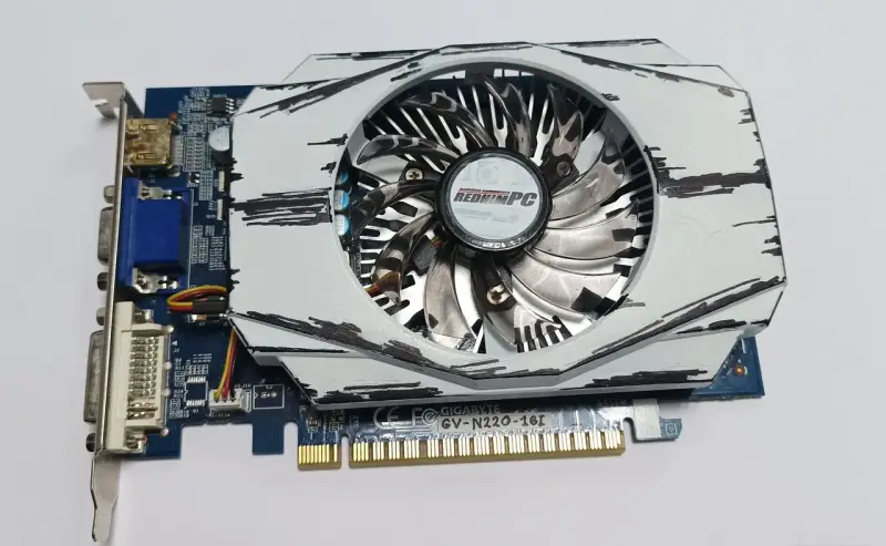 Видеокарта  Gigabyte GeForce GT 220 1024MB DDR3