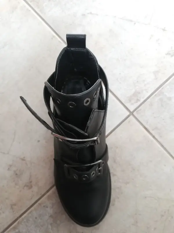 Модные ботинки в байкерском стиле чёрного цвета с пряжками р.36 - Вся Беларусь - 236297 - Доска объявлений Kupika.by - Фото 7