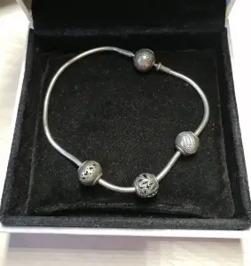 Браслет Pandora + 3 шарма. Оригинал