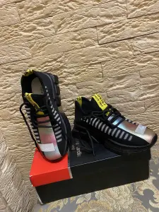 Новые кроссовки