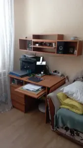 Стол письменный с полкой