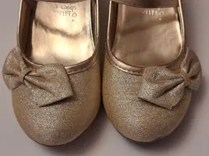 Туфли на выпускной золотые в блестках Ангел, на р.29,5-30 (стелька 20см), б.у