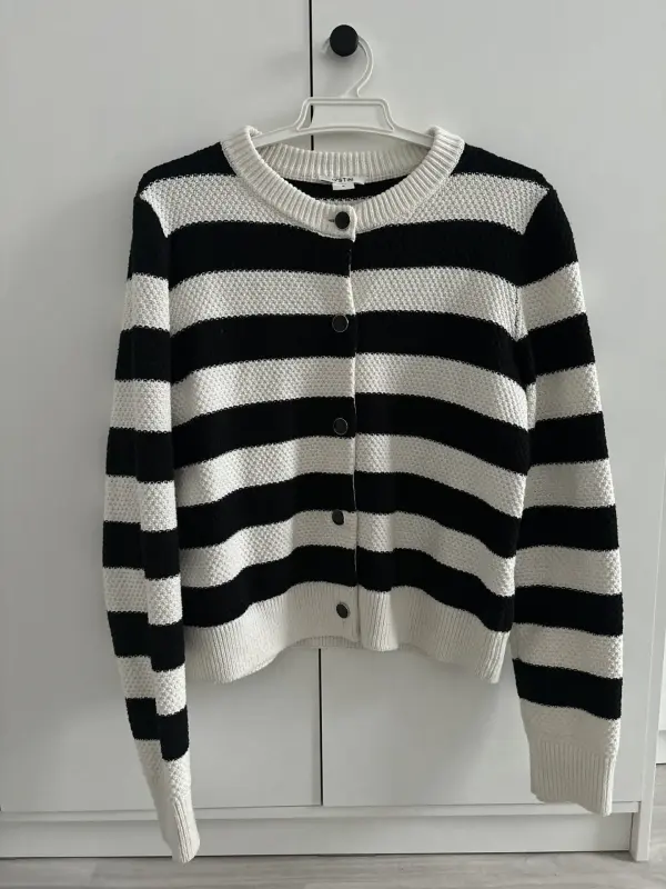 Кардиган Ostin s/m в стиле шанель