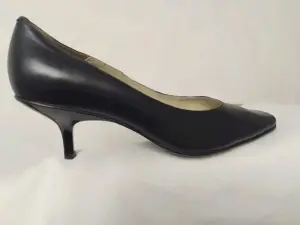 Женские кожаные классические туфли лодочки Axis р. 38