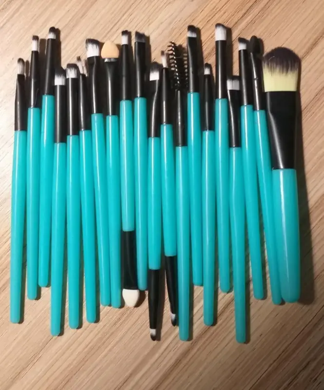 Товары для макияжа - Кисти для макияжа, набор кистей 20 шт, новые - Вся Беларусь - Фото 2 Кисти для макияжа, набор кистей 20 шт, новые - Вся Беларусь - 237445 - Доска объявлений Kupika.by - Фото 2