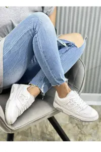 Кроссовки женские