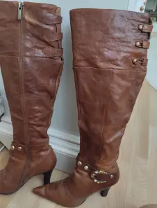 Кожаные сапоги