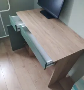 Письменный стол. Новый , с Озона. Не подошёл.