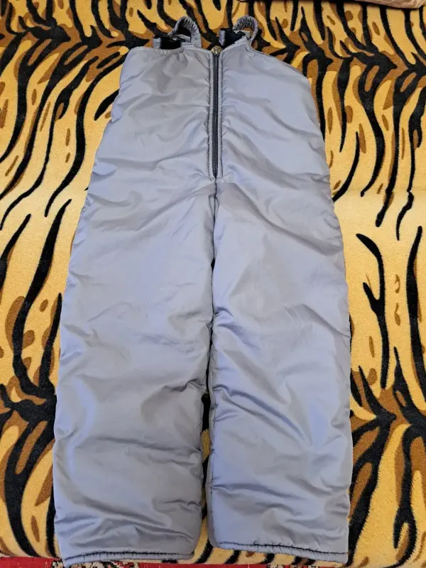 Полукомбинезон серый теплый на байке на 4-6лет,  б.у