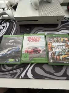 Xbox one в комплекте геймпад диски HDMI провод