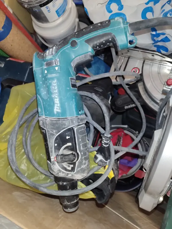 перфоратор Makita HR2470.