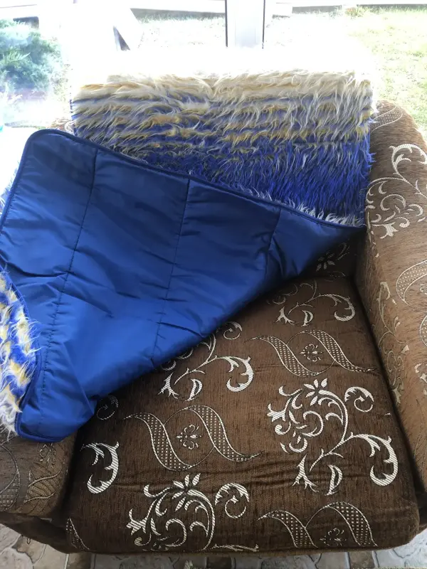 Кресло 2 шт и журнальный столик