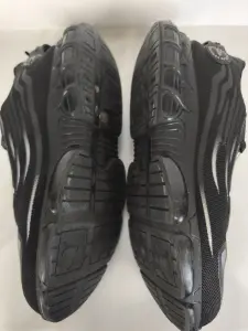 Кроссовки с системой быстрой шнуровки