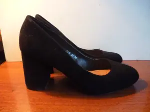 Женские замшевые туфли