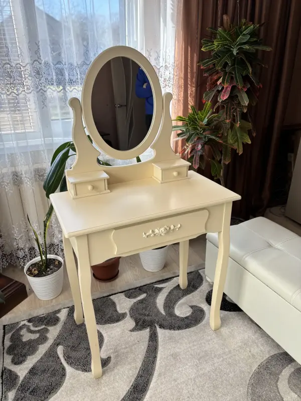 Туалетный столик
